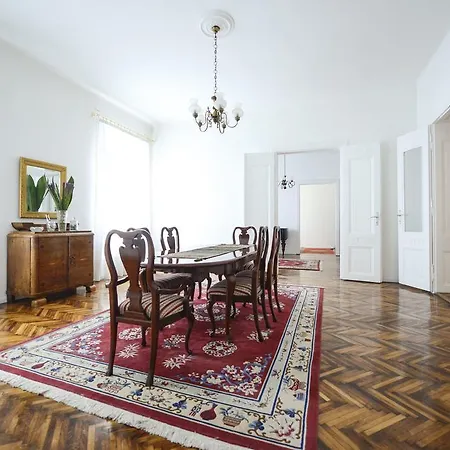 Sokolovica Apartamento